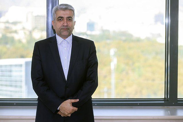 وزیر نیرو گفت‌: پول آب و برق مشترکان پرمصرف تصاعدی محاسبه می‌شود