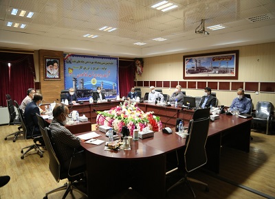 مدیر عامل شرکت ملی مناطق نفتخیز در نشست پیش بینی بهره دهی چاه های نفت و گاز کارون عنوان کرد:تحقق تولید فراتر از برنامه، نشانه همت و پشتکار کارکنان شرکت نفت و گاز کارون است